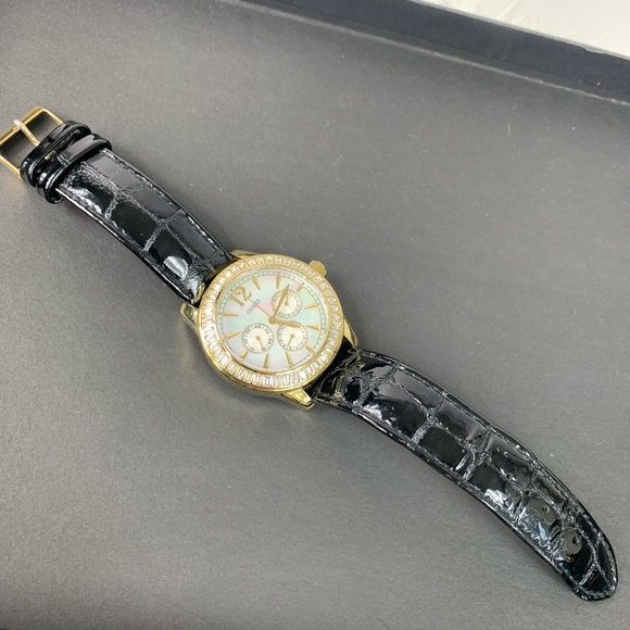 Guess watch women gold tone - Picture 8 of 9